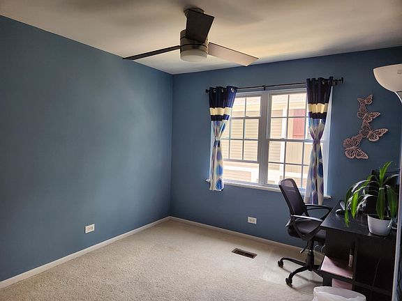 4th image of 404 Ashwood Ct