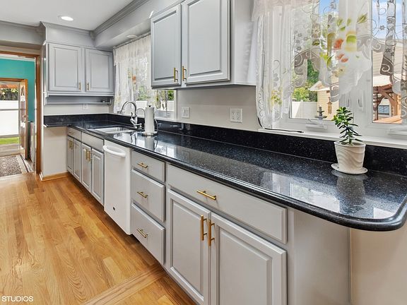 5th image of 8279 W Winnemac Ave
