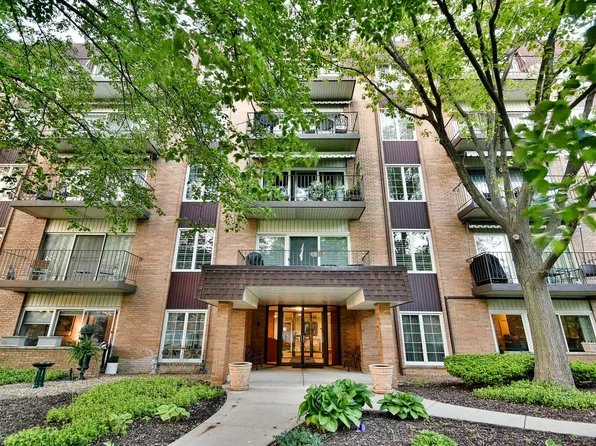 445 N Park Blvd APT 3A, Glen Ellyn, IL 60137