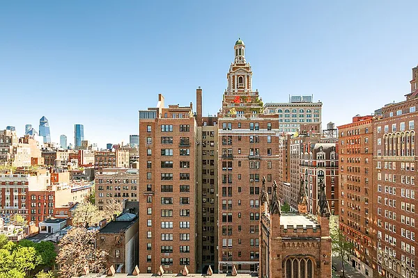 Sold by Compass | media 24