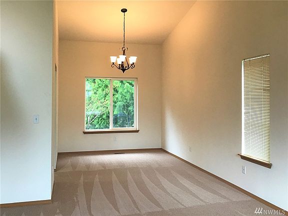 4th image of 2414 82nd Ave NE