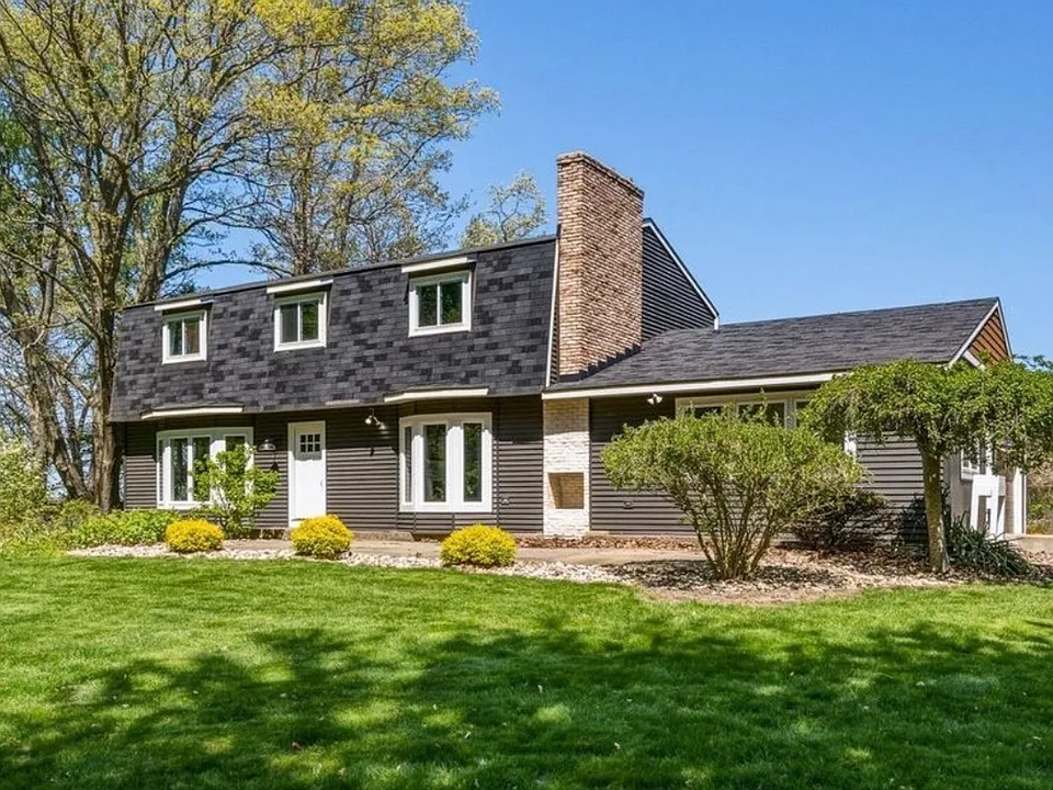 6375 Bauer Rd