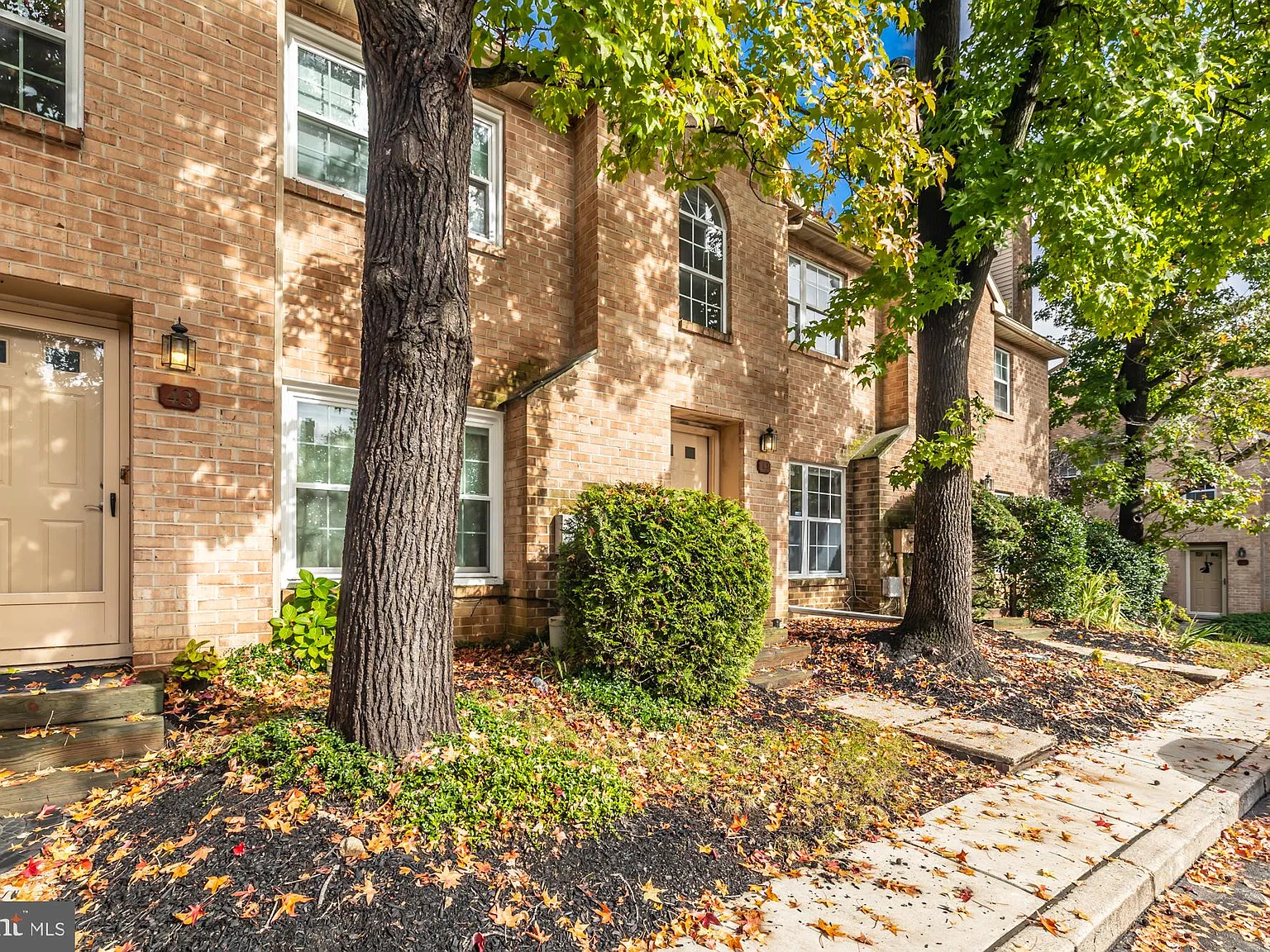 2 bed, 2.5 bath, 1743 sqft, $2,750 — Photo 2
