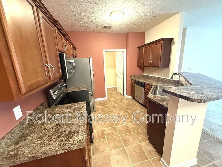 9400 Clubview Dr #101 — Photo 4