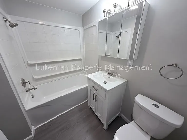 39 Byron St — Photo 8