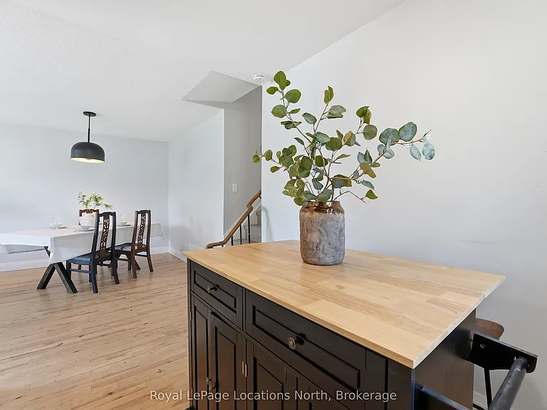 32 Courtice Cres — Photo 15