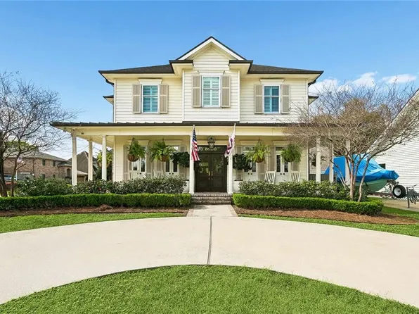 8900 Ormond Pl, River Ridge, LA 70123