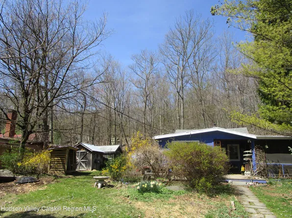 6 Hervey White Road, Woodstock, NY 12498