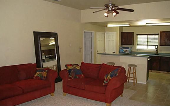 5th image of 687 Hardy St