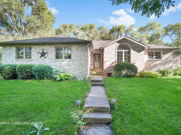 3800 N Dwight Rd, Morris, IL 60450