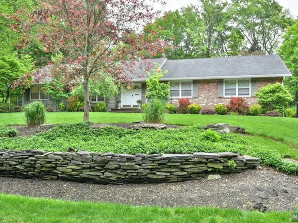 23 Beresford Rd, Allendale, NJ 07401