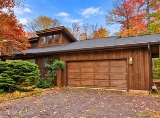 218 Larch Oval, Tobyhanna, PA 18466