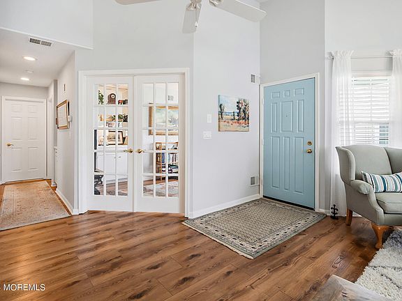 4th image of 1059 B Buckingham Drive