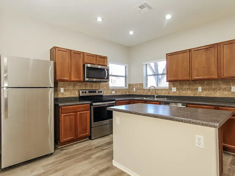 1149 E Lowell Ave — Photo 7