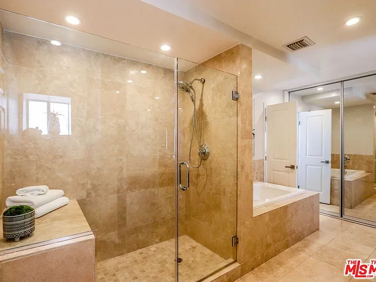 121 S Palm Dr #404 — Photo 38