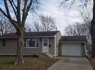 902 E 12th St N, Newton, IA 50208