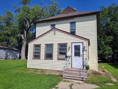 215 3rd Ave SE, Pipestone, MN, 56164