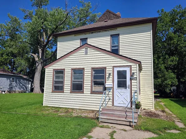 215 3rd Ave SE, Pipestone, MN 56164