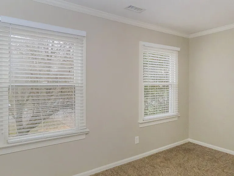 2416 Haybrook Ln — Photo 13