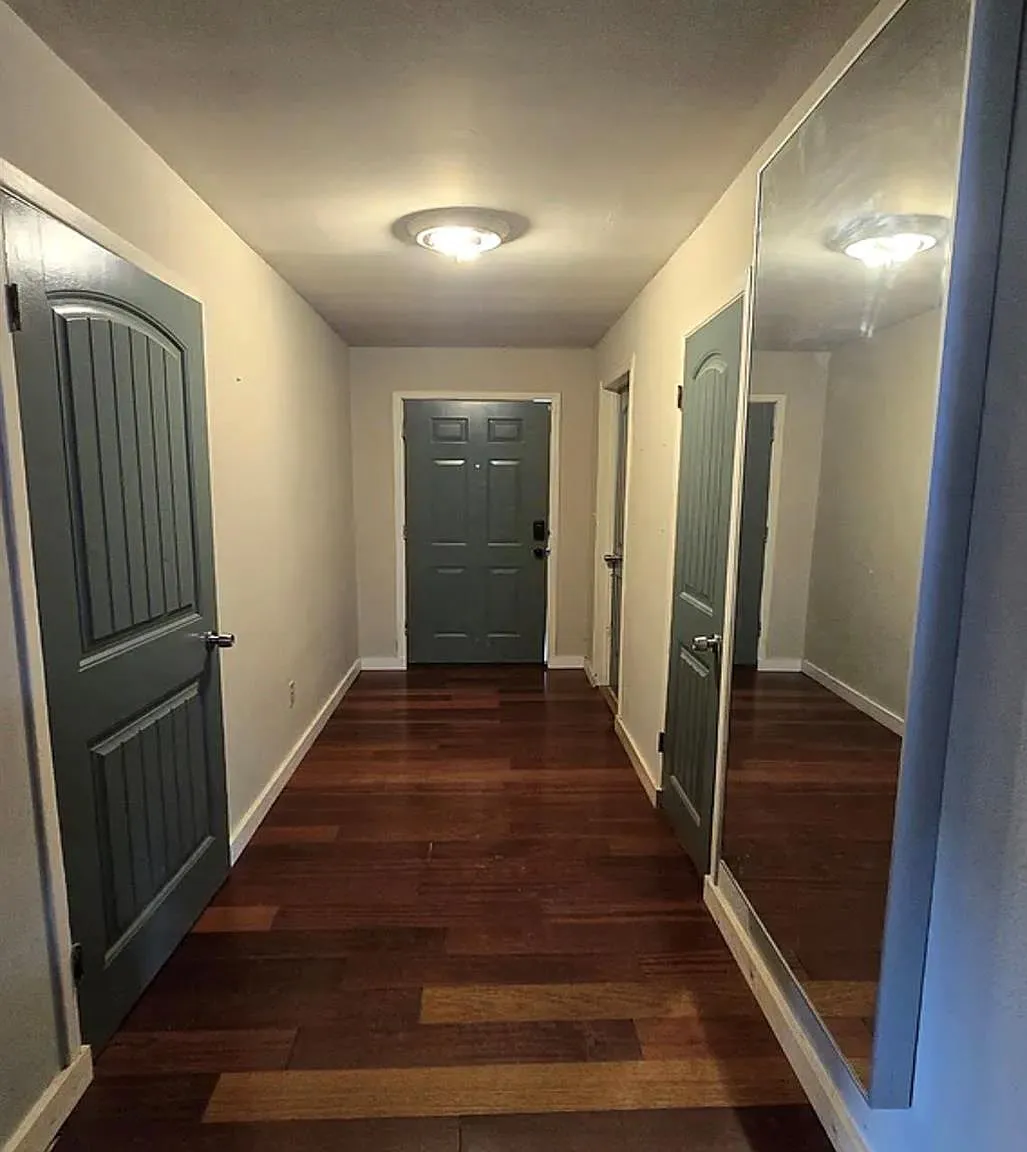 1 bed, 1.0 bath, 700 sqft, $1,050 — Photo 2