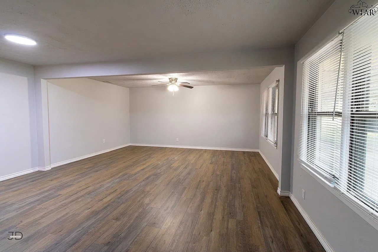 3 bed, 1.5 bath, 1344 sqft, $1,750 — Photo 4