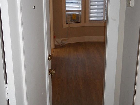 4th image of 249 N Euclid Ave APT 105