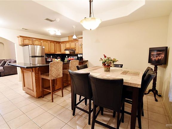 4th image of 406 Reid Dr