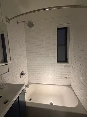 Bathroom, photo 2