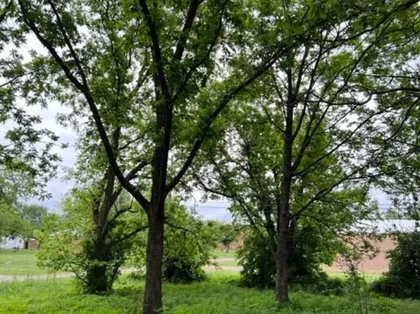 412 N 8th St #22-23-24, Okemah, OK 74859