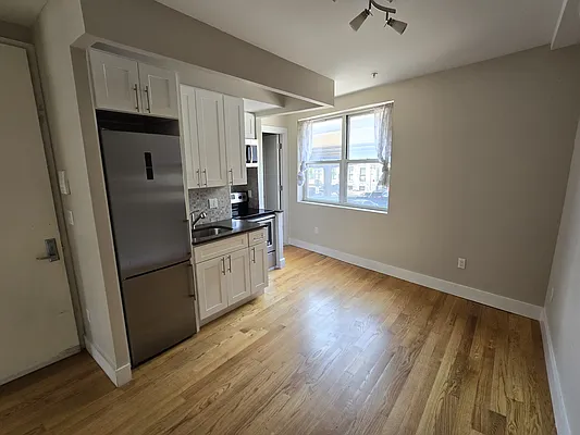 Rented by Sharpstone Realty LLC | media 2