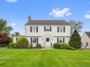 129 Ridgewood Rd, West Hartford, CT 06107