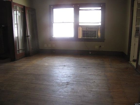 4th image of 2115 W Oklahoma Ave