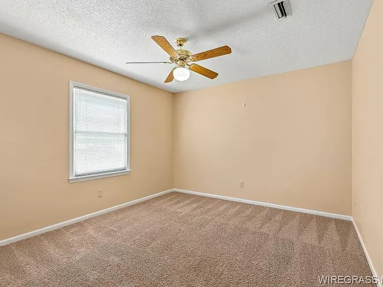 2804 Partridge Ln — Photo 11