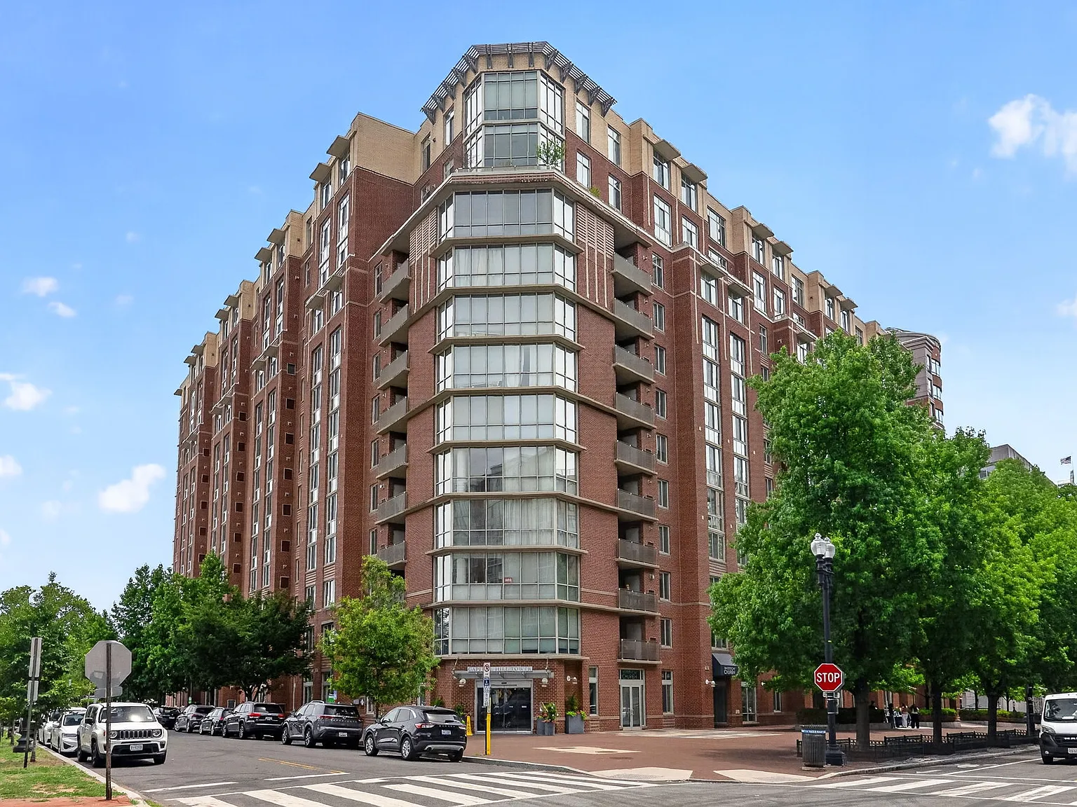 2 bed, 1540 sqft, $5,725 — Photo 2