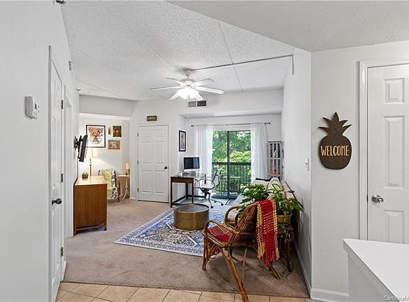 3rd image of 211 Heritage Blvd Suite 306