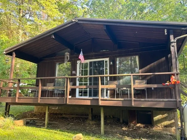 847 Rock Pool Rd, Acme, PA 15610