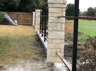 511 Meadowland Dr, Mc Gregor, TX 76657