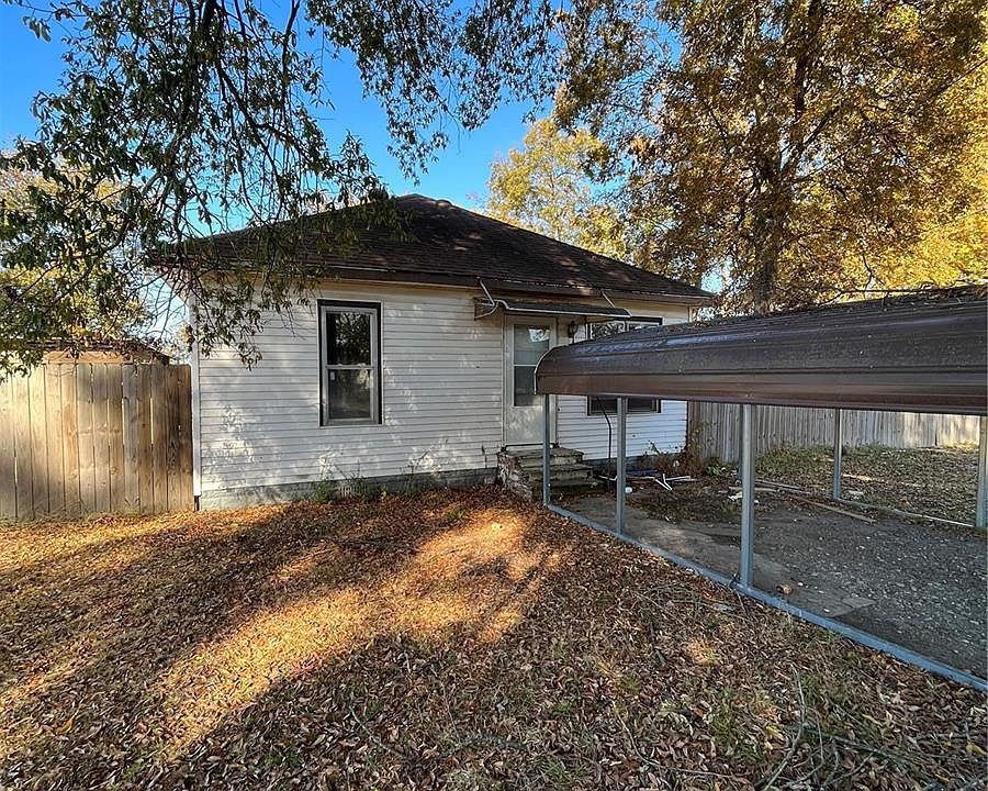 215 E Hicks St, Cardwell, MO 63829 Zillow