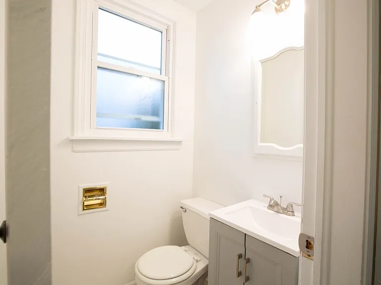 9237 S Utica Ave — Photo 14