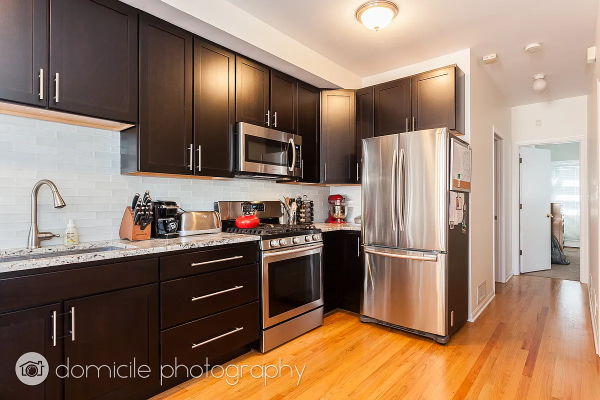 Building Photo - 1417 W Erie St #2