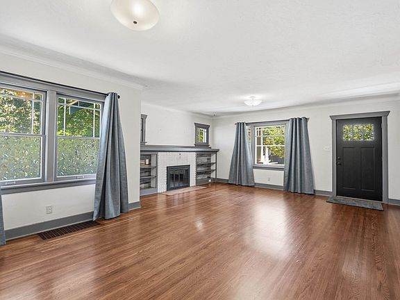 4th image of 3302 W 8th Ave