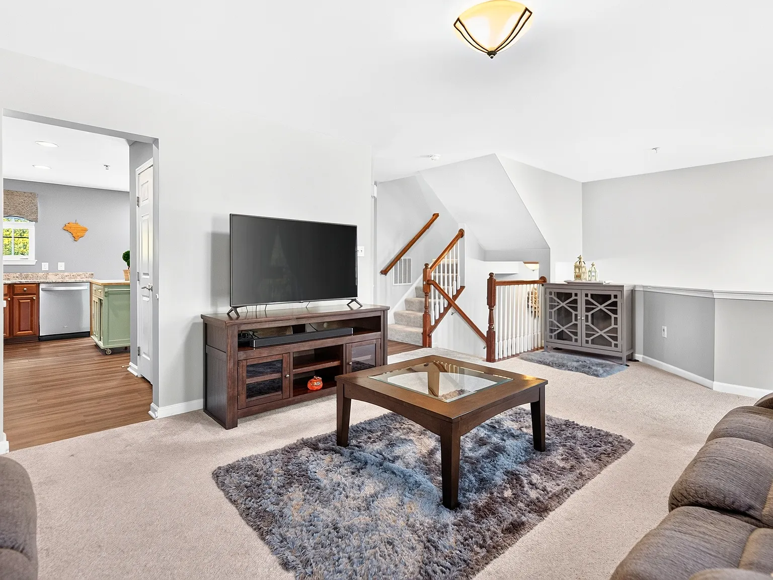 3 bed, 2.5 bath, 1670 sqft, $2,600 — Photo 4