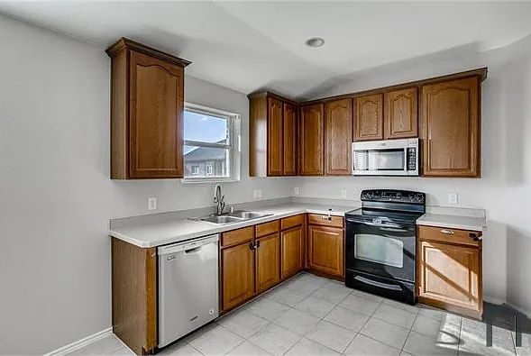 540 Coolidge Ln — Photo 9