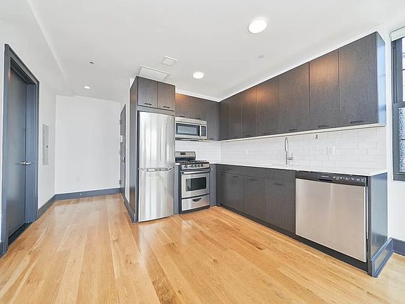 2nd image of 340 E 117th St APT 9G