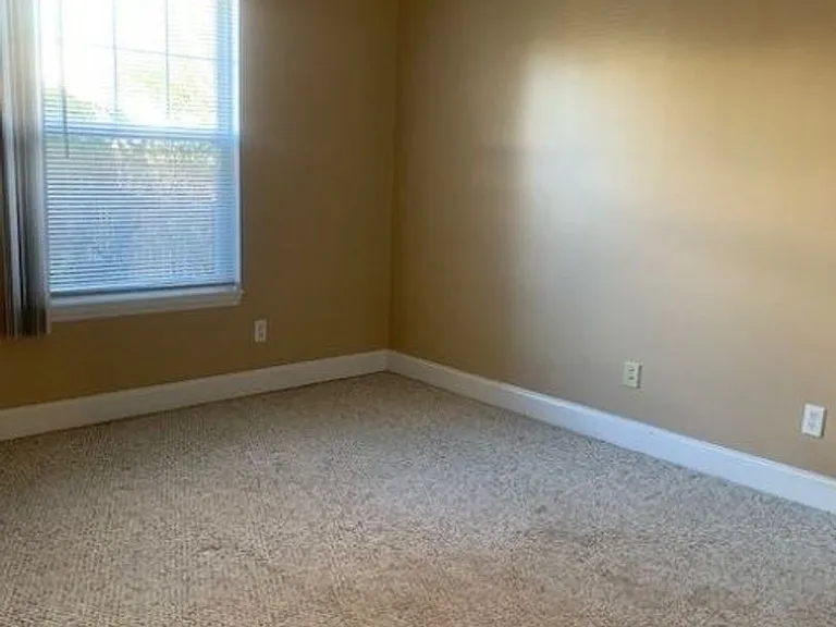 3800 Old Rosebud Ct #D — Photo 10