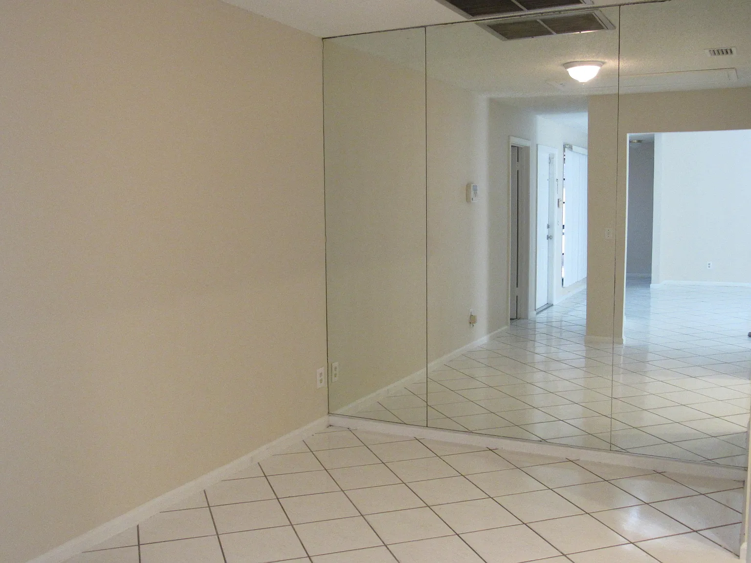 2 bed, 2.0 bath, 1098 sqft, $2,100 — Photo 4
