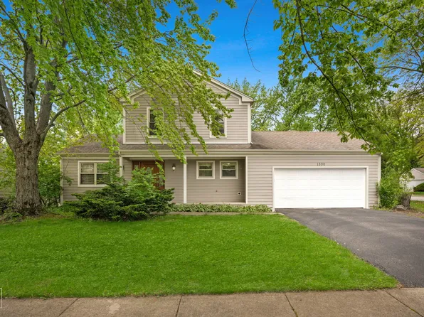1390 River Oak Dr, Naperville, IL 60565