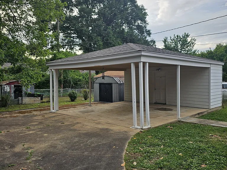 3181 Winslow Rd — Photo 2