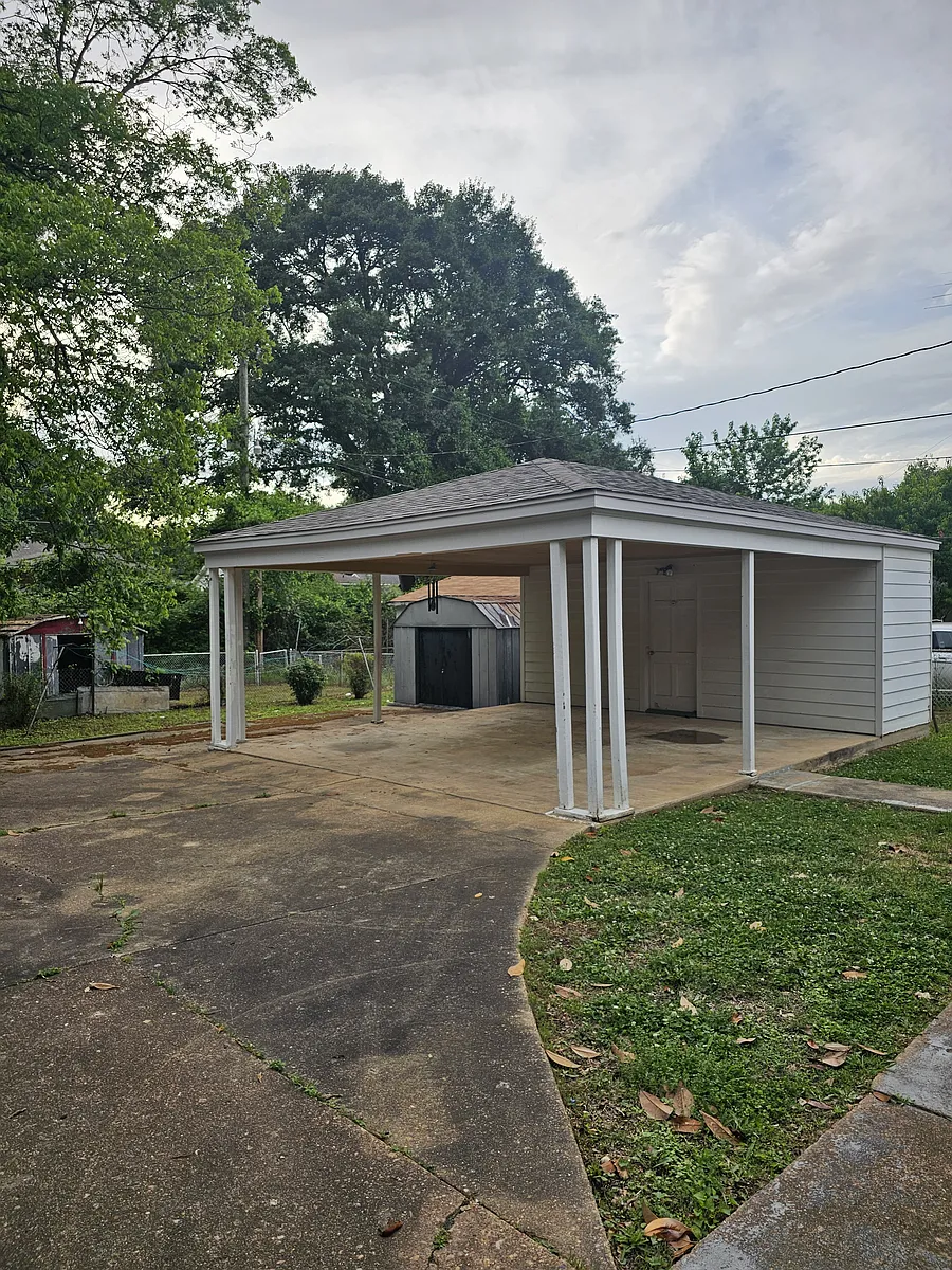 Building Photo - 3181 Winslow Rd