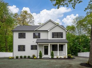 23 Linwood Ave, North Reading, MA 01864